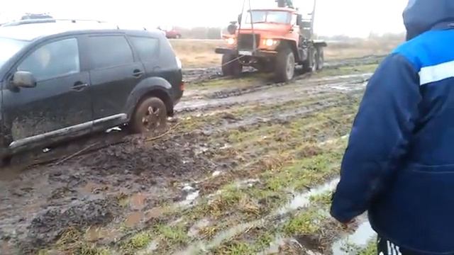 Покатушки. Mitsubishi Outlander XL. Часть 2.  Митсубиси аутлендер застрял.