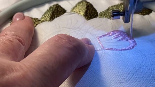 По рисунку #ришелье художественная вышивка вискозными вышивальными нитками/отработка валика,настила смотреть онлайн