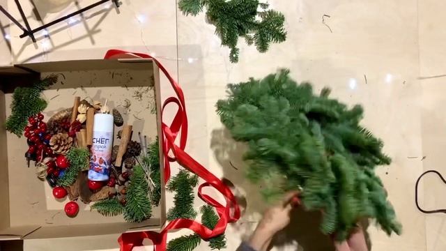 DIY Делаем рождественский венок своими руками. Как сделать новогодний венок. Основа для венка. смотреть онлайн
