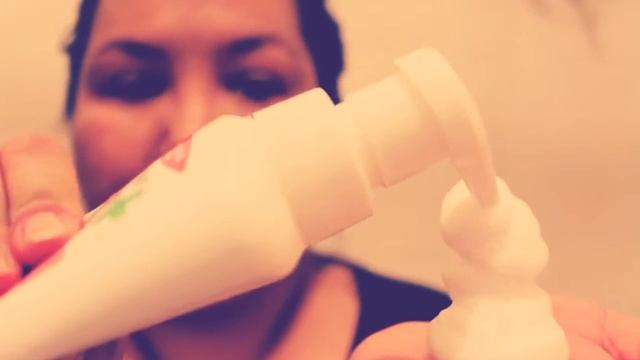 Clean+ Purifying Foam Cleanser | Garnier (Review & Demo) смотреть онлайн