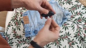 Снимаем бипер (магнит/защиту/клипсу/антикражу) с одежды за 1 минуту без повреждений и инструментов.