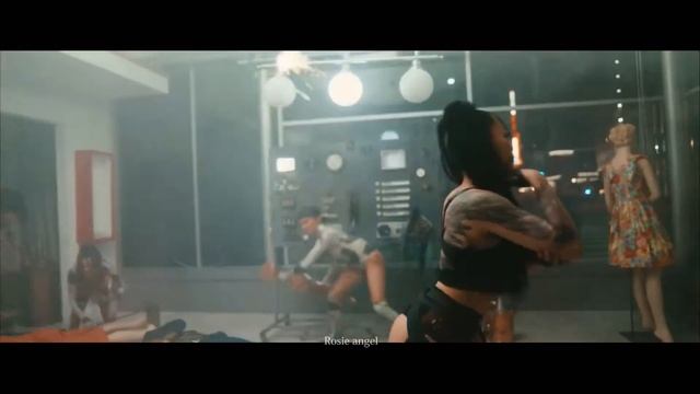 Build A B*tch - Bella Poarch (ft. Rose Of BLACKPINK) OFFICIAL MV #blackpink #bellapoarch #rosé