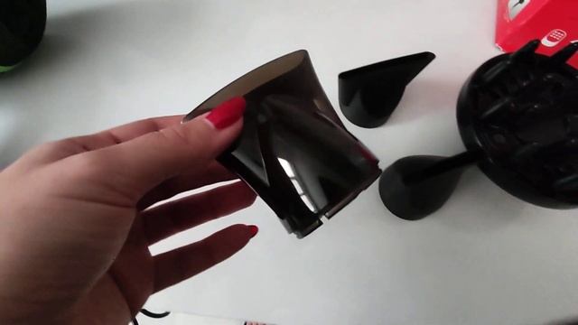 Фен с насадками Leben