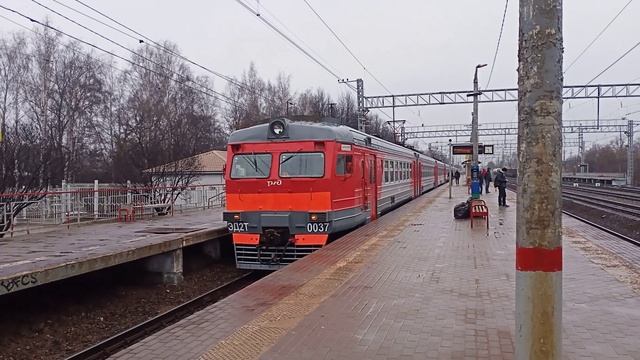 электричка Эд2т 0037 на станции Софрино смотреть онлайн