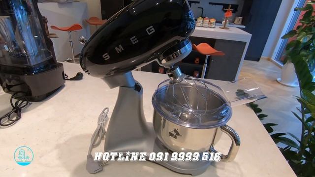 KIMQUOCTIEN.COM I Máy trộn đa năng Smeg SMF02RDEU 535.43.601 siêu cổ điển смотреть онлайн