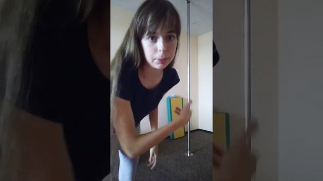 упражнения на гимнастическом шесте для новичков??
#пилонный спорт
#гимнастика