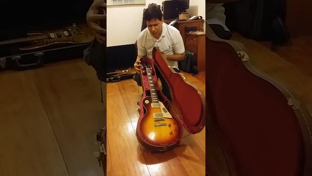 Unboxing Gibson Custom Shop 1958 "R8" Les Paul смотреть онлайн