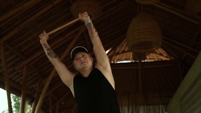 Техника Ленивый Дракон на досках Садху. Гвозди.