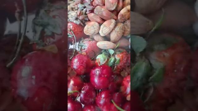 "Наверное, это мой рай" - вкусное видео орехов и ягод, пробуждающее здоровый аппетит смотреть онлайн