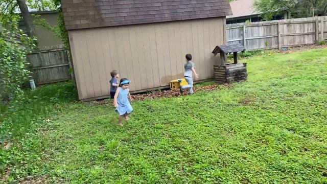 KIDS BUG HUNT at GRANDMA's HOUSE! Caleb CATCHES BUGS! GIANT SNAIL, WORMS, & SPIDERS in BACKYARD! смотреть онлайн
