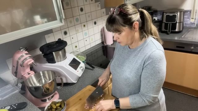Салат Оливье,сыну на день рождения!делаем вместе,о многом,вывезли старую мебель,сколько заплатили?? смотреть онлайн