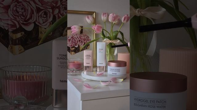 Heimish bulgarian rose hydrogel eye patch, tone up sunscreen, artless glow base (see IG for reviews смотреть онлайн