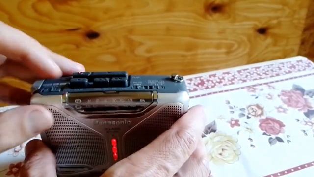 Кассетный плеер Panasonic RQ-A200 смотреть онлайн