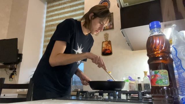 Пытаюсь готовить// Курочка в кисло-сладком соусе смотреть онлайн