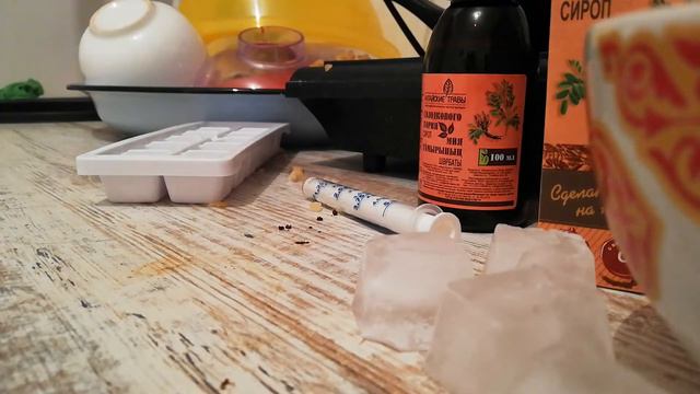 Что будет если положить 6 кубиков ЛЬДА в ГОРЯЧЮЮ ВОДУ?! смотреть онлайн