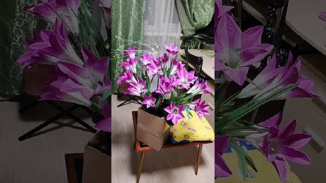 искусственный букет.