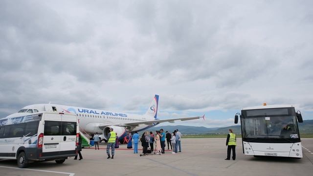158 туристов прибыли в Бурятию на первом летнем чартере