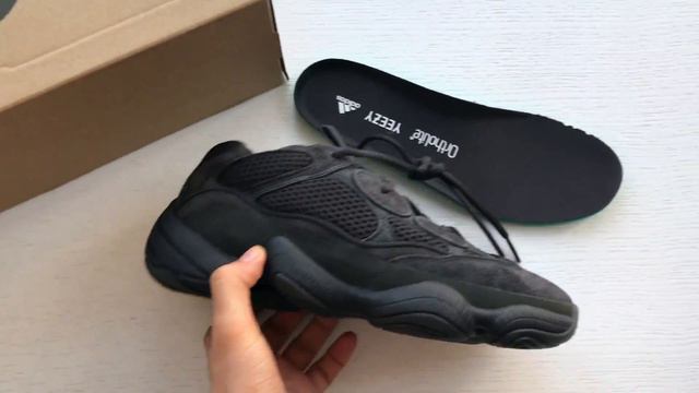 Обзор на кроссовки Adidas YEEZY 500 "UTILITY BLACK" F36640 распаковка смотреть онлайн