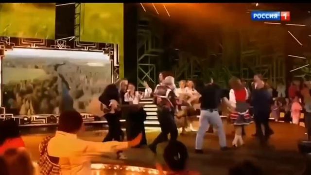 Эта песня в дуэте Инны Каменевой и Александра Бардина меня покорила! смотреть онлайн