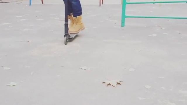 Whip трюк на самокате смотреть онлайн