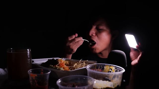 ASMR CALIFICANDO MENÚ DE RESTAURANT Parte 4 (Se fue la luz xD) смотреть онлайн