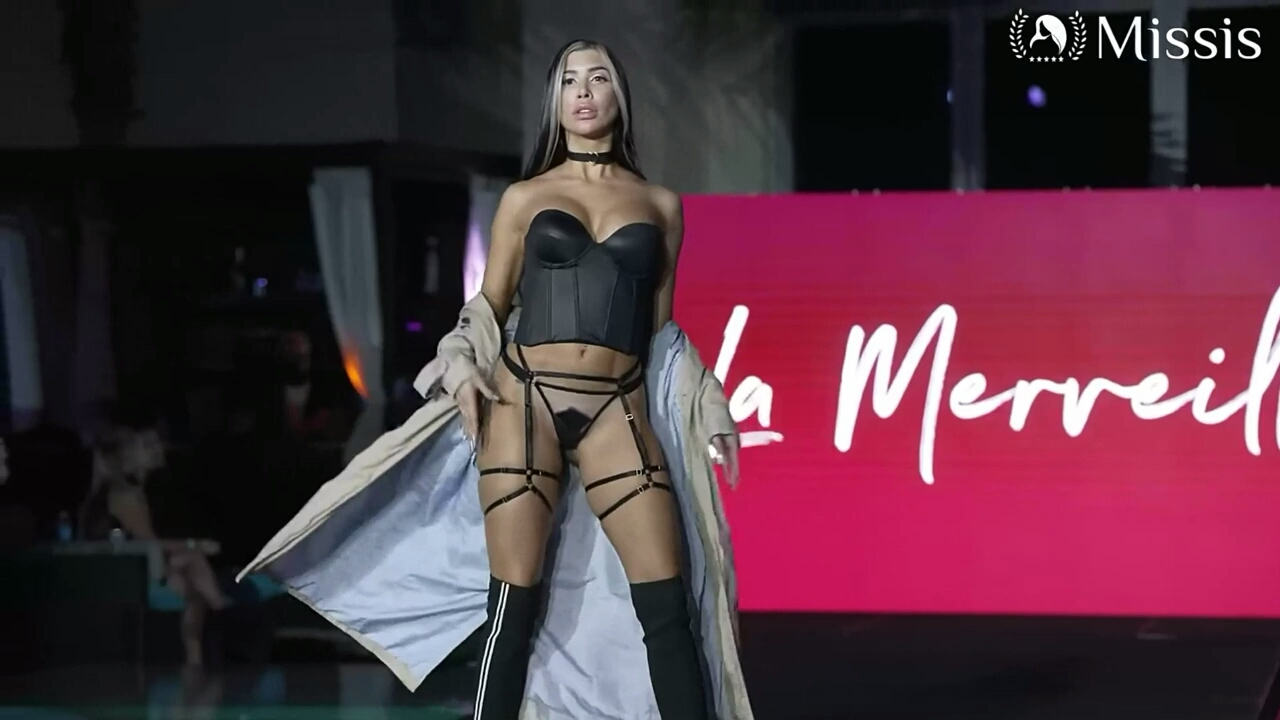 Показ эротического нижнего белья. Lingerie Fusion Fashion Week