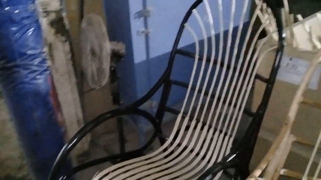 Кресло-качалка своими руками.Производство из исскуственного ротанга.Как сделать кресло-качалку смотреть онлайн