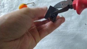 Какие драгметаллы содержатся в реле OMRON разных стран?