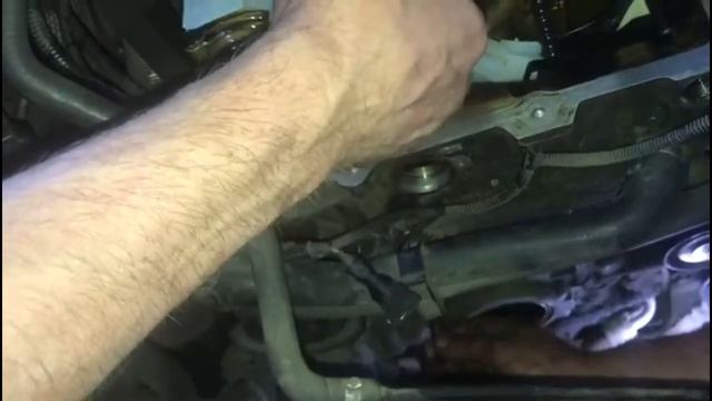 BMW мотор н52 3.0, кузов е60, полный привод. Замена маслосъёмных колпачков, цепи, натяжителя. смотреть онлайн