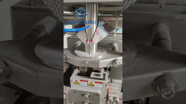Процесс упаковки флоу пак трехсторонняя запайка / Flow pack packaging process three-sided sealing смотреть онлайн