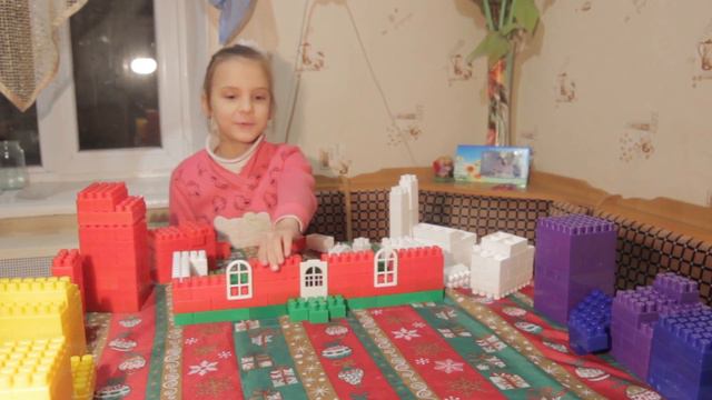 Строим из конструктора замок для ЛОЛ!!! смотреть онлайн