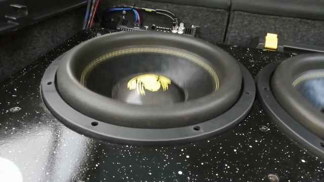 Разминка сабвуферов SWAT HLG-12v2 часть 2 смотреть онлайн