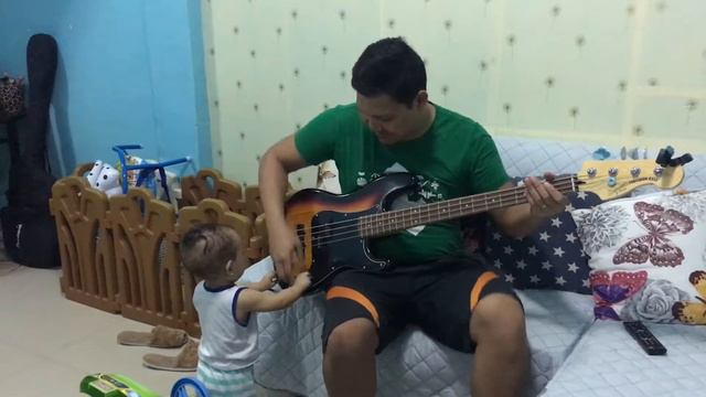 Squier by Fender Precision Bass смотреть онлайн