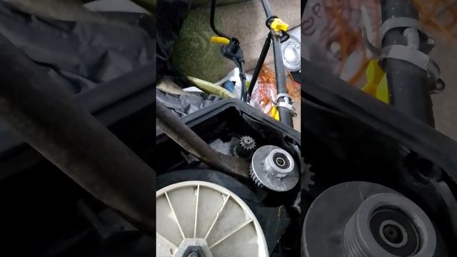 Замена ремня привода электрического снегоуборщика смотреть онлайн