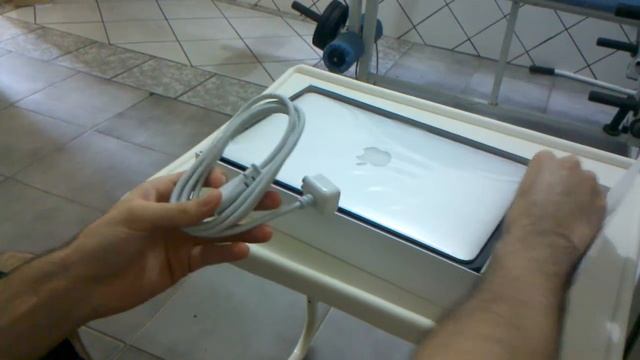 Unboxing Macbook Air 11