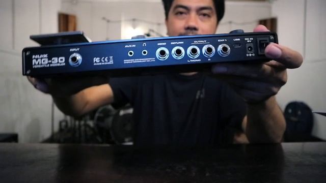 NUX MG30 Unboxing & factory preset soundcheck смотреть онлайн