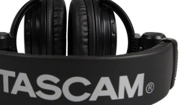 TASCAM TH02 B Closed Back Stylish Headphone, Black смотреть онлайн
