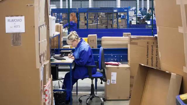 Мой опыт работы вахтой на складе Озон: скинула 5 кг за 5 дней смотреть онлайн