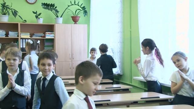 Утренник 8 марта в школе. 8 марта 2023. Школа 155 Самара. 2Б класс смотреть онлайн