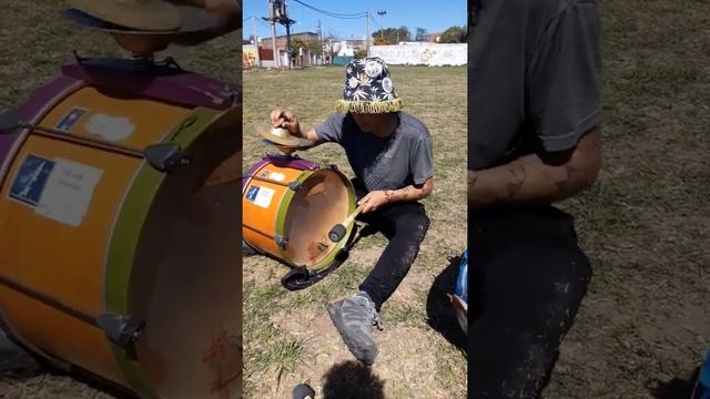 Samba reggae. Recreación para bombo con platillos. смотреть онлайн