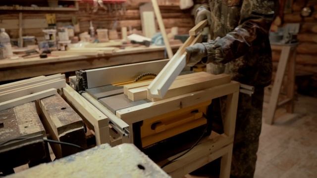 Изготовление реек из дерева для декора / How to make wooden slats for interior смотреть онлайн