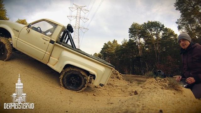 RC Toyota Hilux LWB & Toyota "Chrupek" Hilux 4WD / RC SCALE OFF-ROAD смотреть онлайн