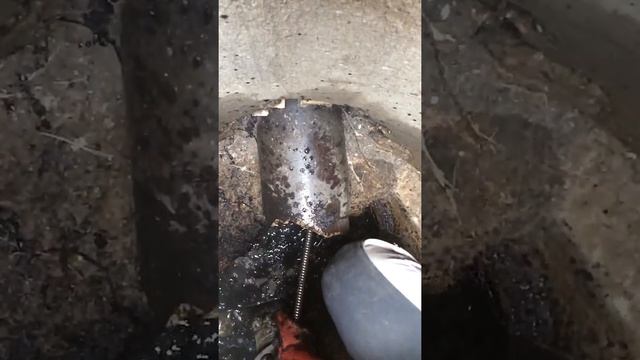 Избавляемся от проросших корней в канализационной трубе смотреть онлайн