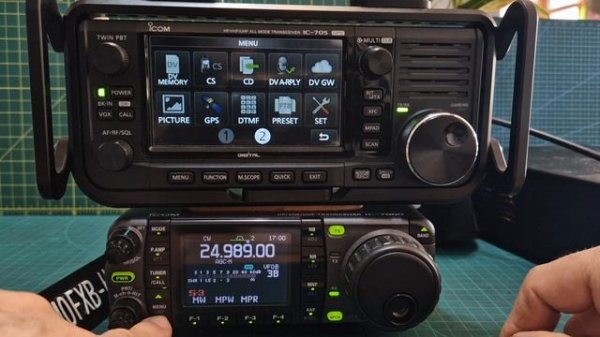 ICOM IC-7000 & 705