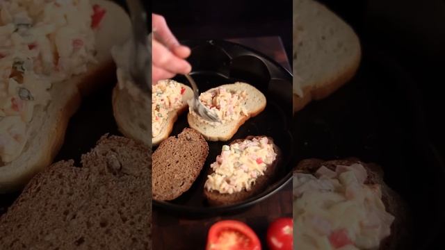 Хрустящие горячие бутерброды с очень вкусной начинкой! На завтрак или на перекус! смотреть онлайн