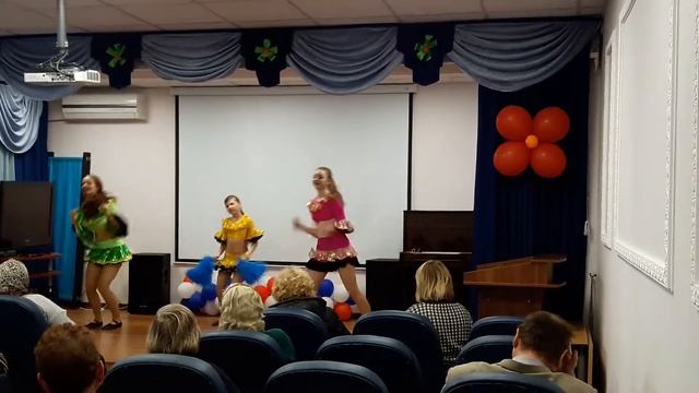 Коллектив эстрадного танца "Веселые башмачки" - танец "Добрый вечер, Москва" смотреть онлайн