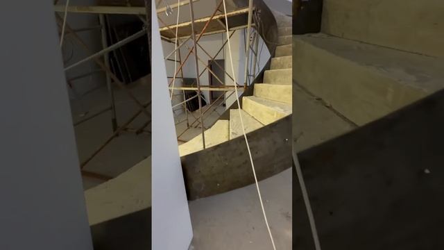 облицовка торца бетонной лестницы металлом. короб с последующей установкой ограждения. #лестница смотреть онлайн