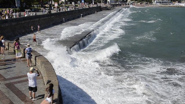 Шторм в Ялте (5) смотреть онлайн