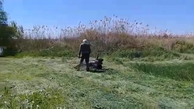 Косилка к мотоблоку в работе смотреть онлайн