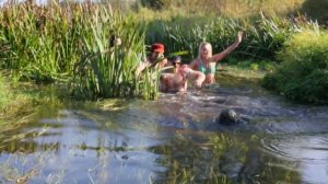 Хоть Кого - Мы на тракторе с Серегой